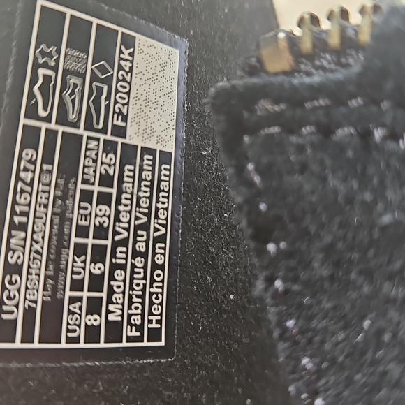 Ugg New Heights Platform Sandals Black Suede Zip Side, Sz: 8 NWT - Picture 9 of 9